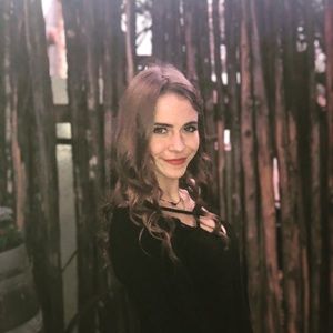 Meet your Posher, Hannah